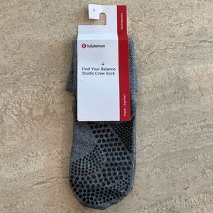 COPY - 1 COPY - Women’s Small, Lululemon Find Your Balance Studio Crew Sock w G…